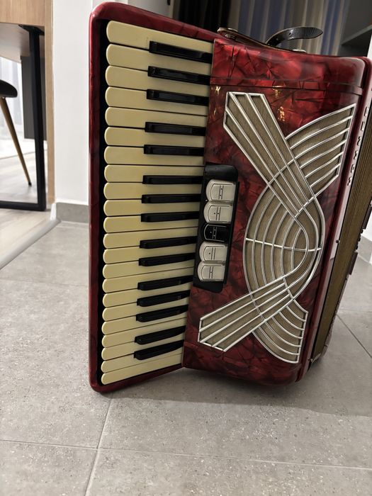 Acordeon Hohner Verdi 2 cu 96 de basi