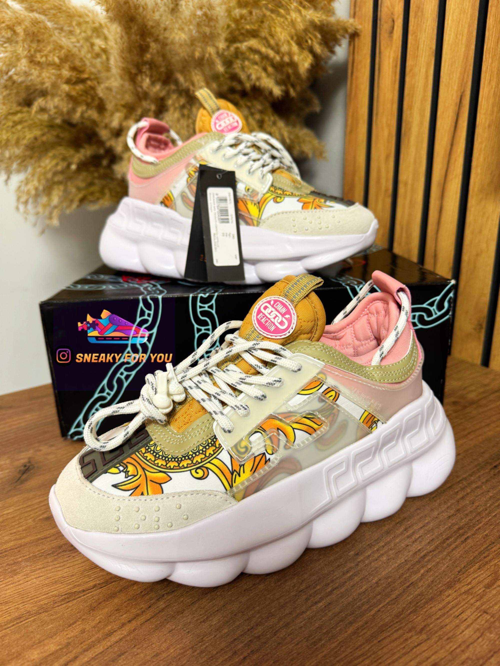37-39 Versace Chain Reaction Pink