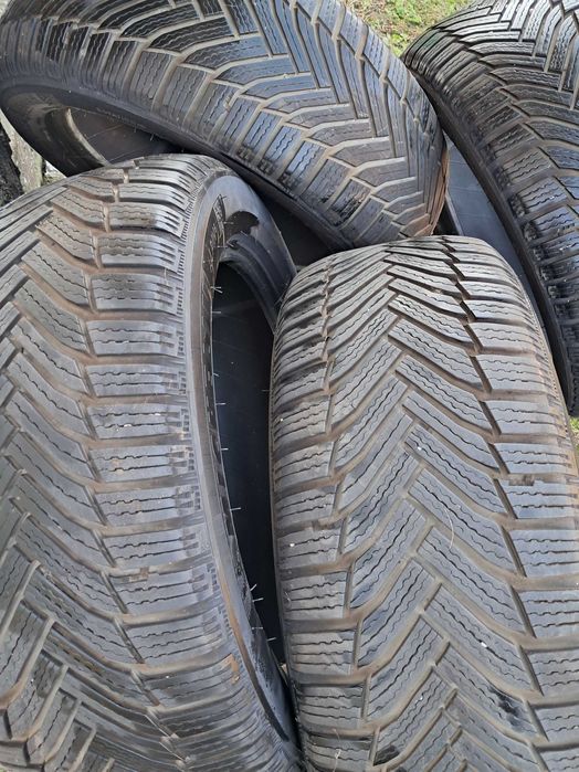 Прдавам зимни гуми Michelin 225/50/17