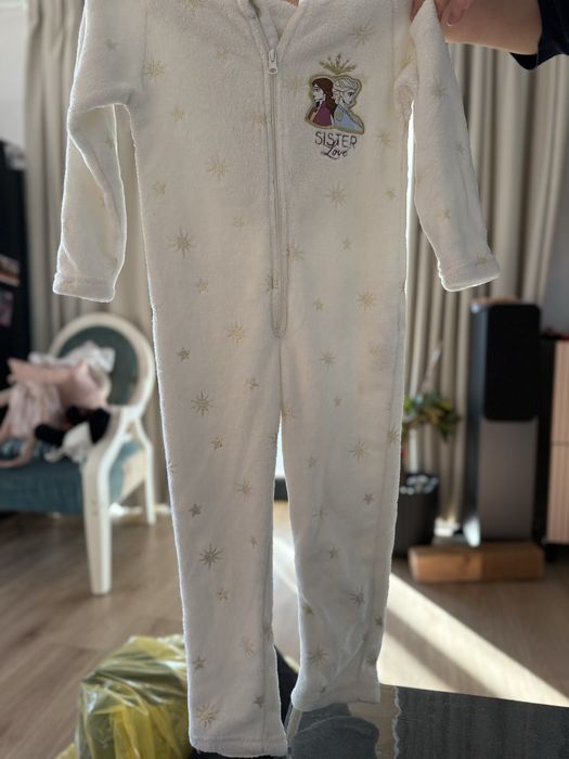 Salopeta/Pijama pufoasa Elsa Frozen 6ani