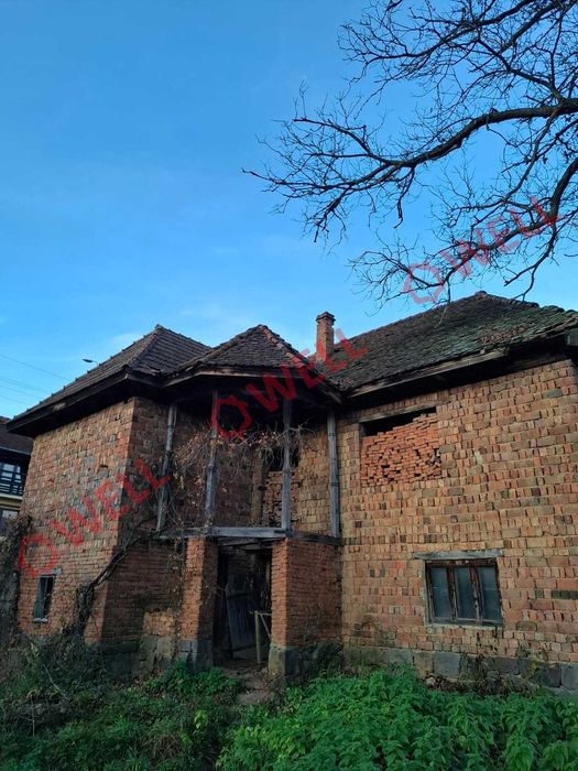 De vânzare jumătate de duplex în Sărățeni, pe strada Király!