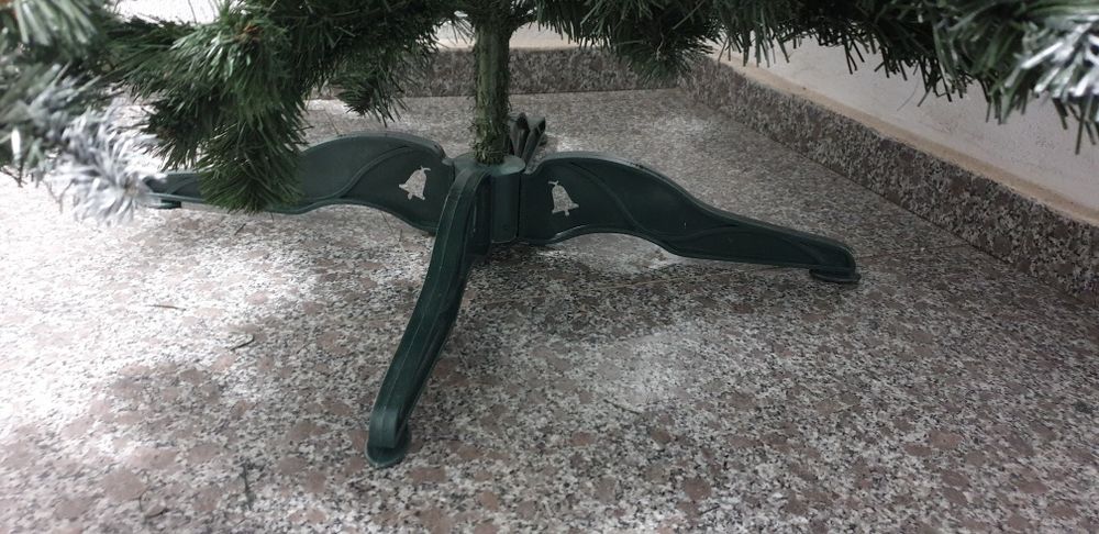 Brad artificial nins 220 cm