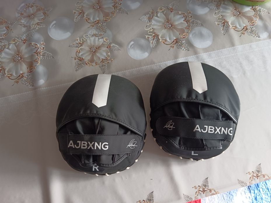 Продам срочно новые цена договорная