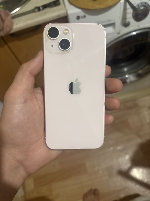 Айфон 13 в хорошем состоянии