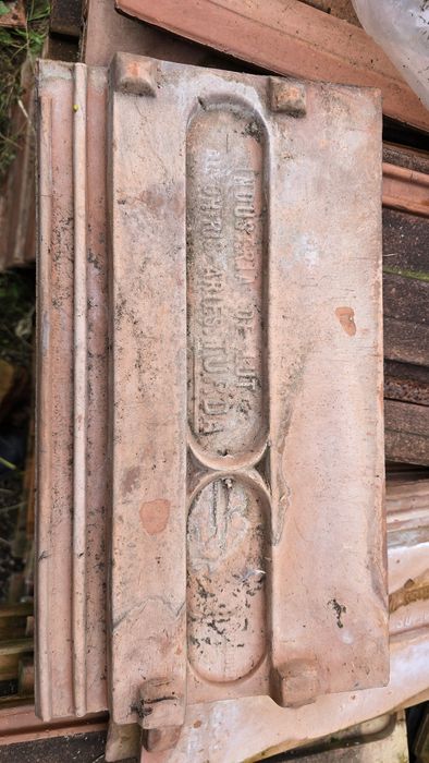 Vand urgent țigla de Turda in stare foarte buna