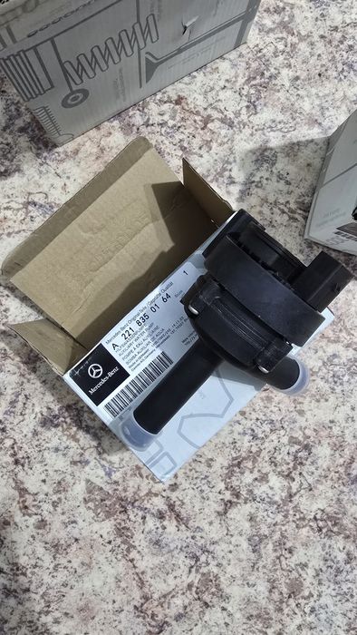 Насос циркуляции на W221 mercedes, S350,S500,S600
