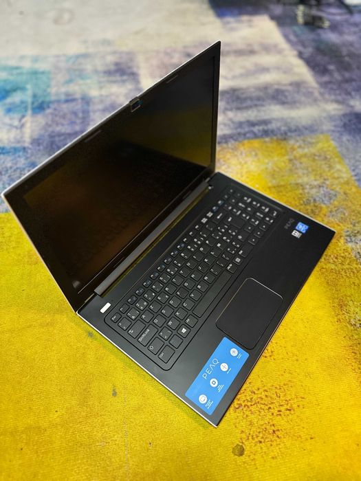 laptop PEAQ, alb, quadcore, 4 gb ddr4, ssd 128 gb + hdd 500