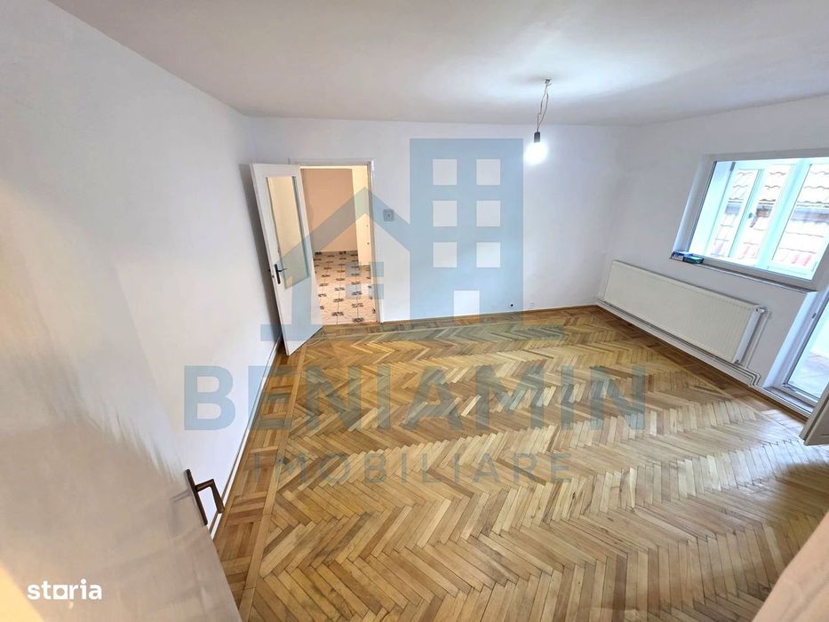 Apartament doua camere spatios Rovine etaj 1 cu centrala 54mp 1978