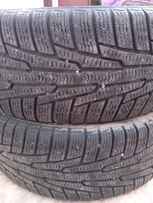 Продам две резины в хорошем состояни не дорого отдаем и