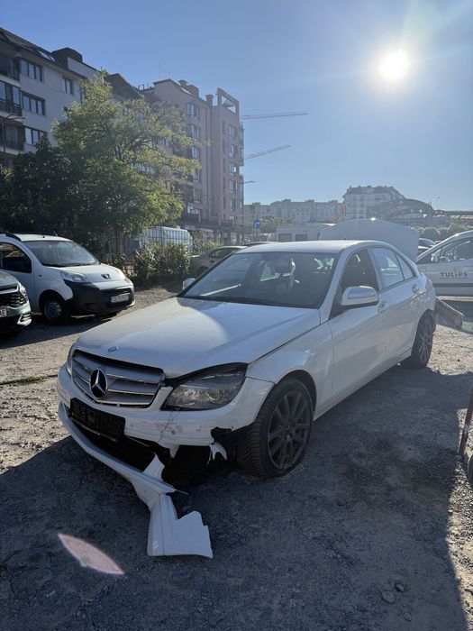 *Mercedes W204 200CDI на части*