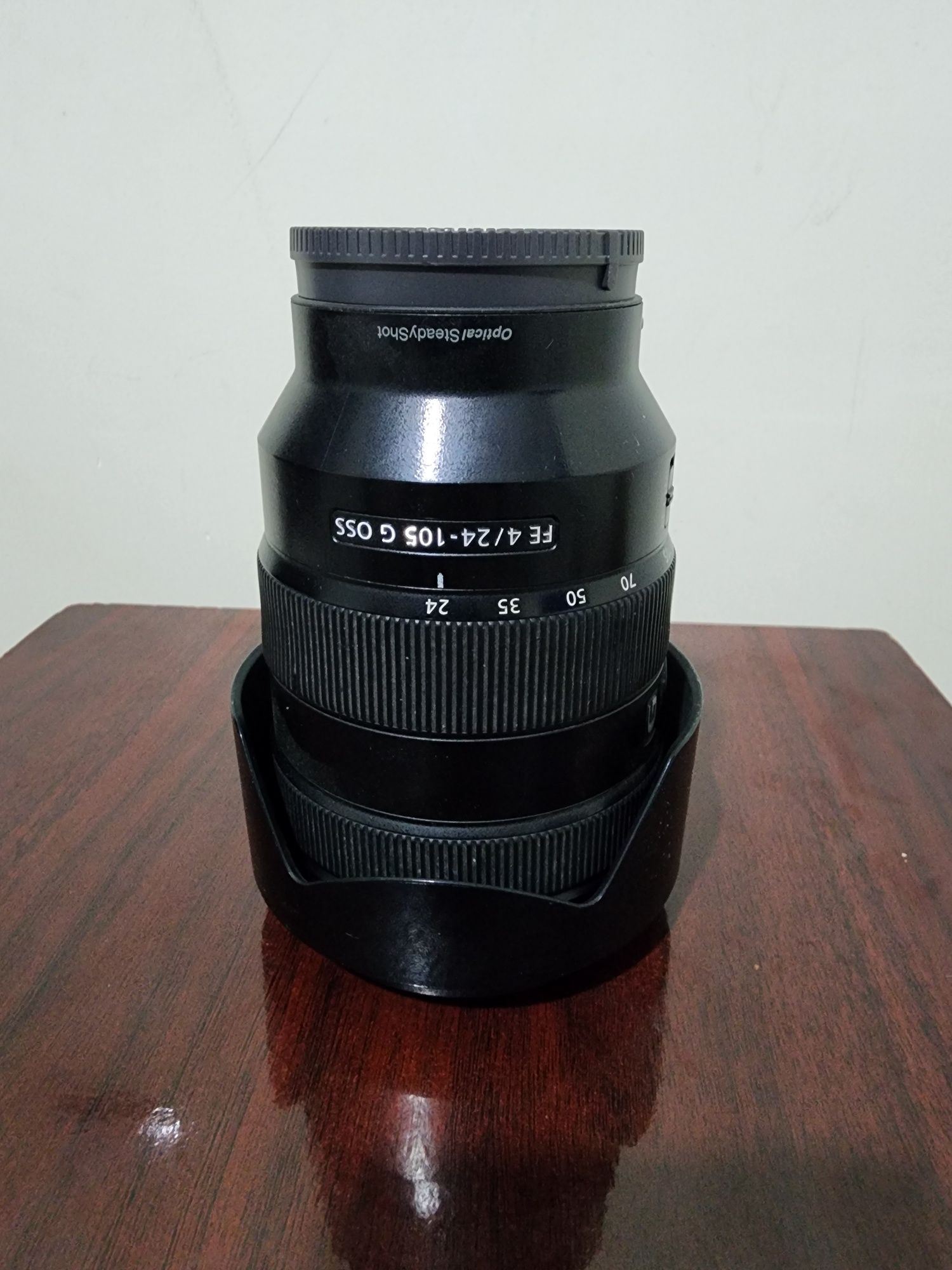 Sony 24-105 F4 sotiladi