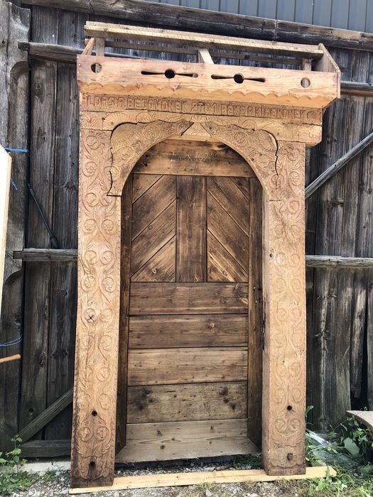 Poartă țărănească vechi
