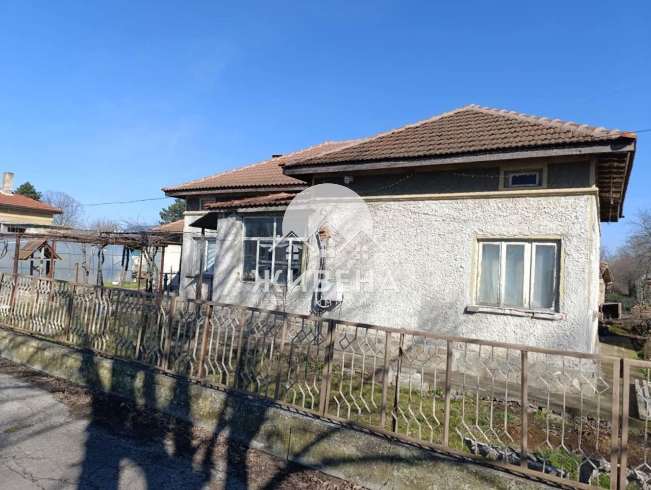 Продава къща в с.Сенокос, обл. Добрич