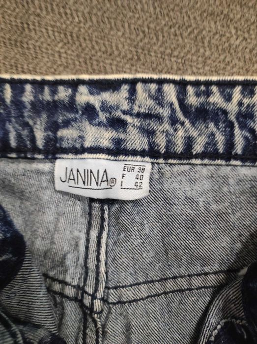 Различни модели дънки