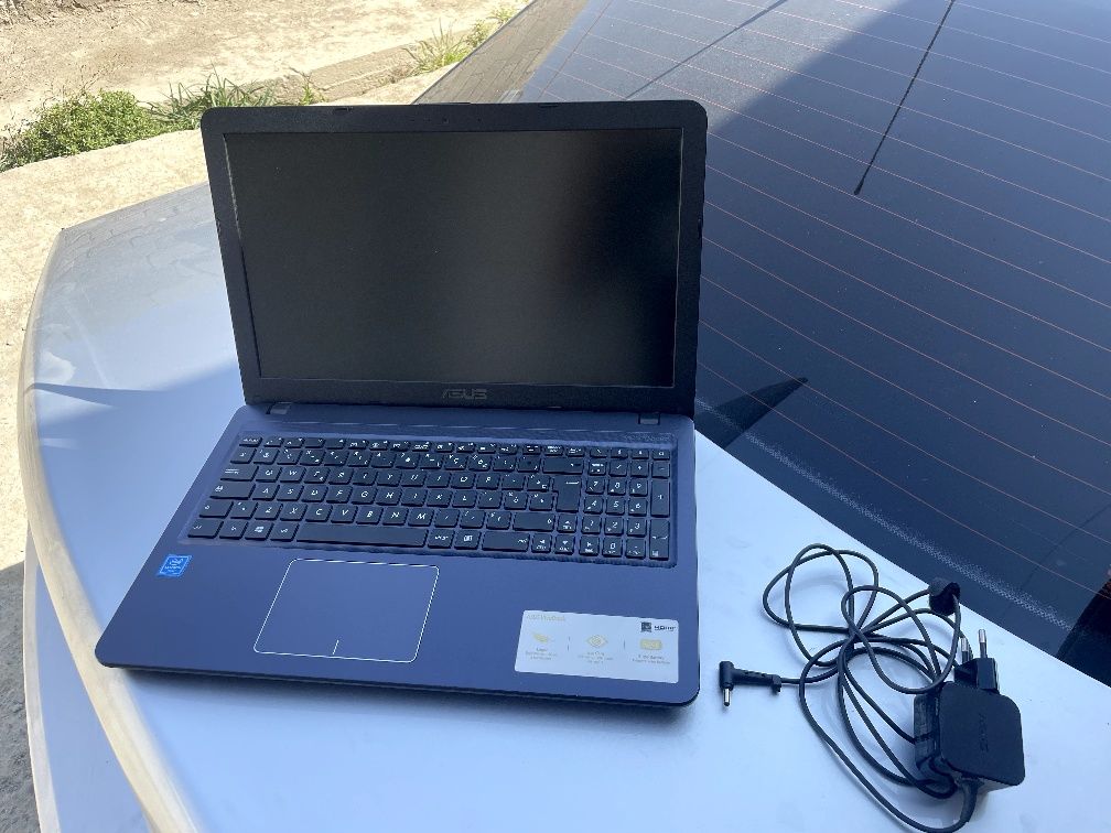 Asus notebook 1tb