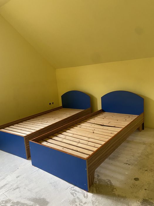 Vand 2 paturi de 1 persoana