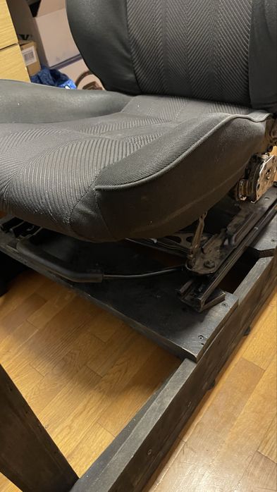 Thrustmaster T248-PS със стойка и седалка