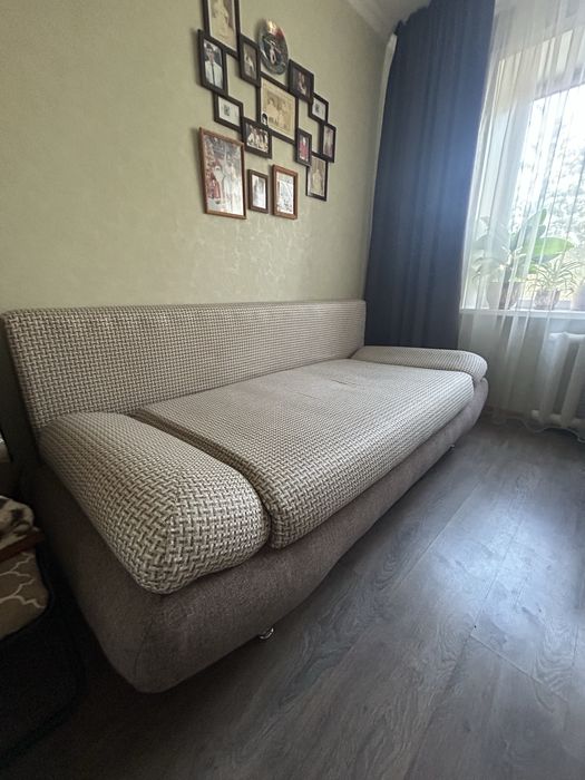 Продам тахту в отличном состаяние