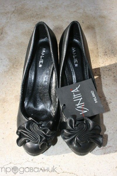 Ново! 39 номер черни елегантни обувки – внос Италия