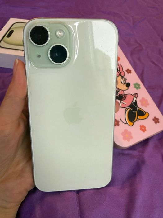 Продавам iPhone 15