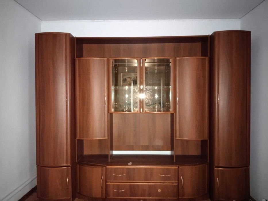 Продам б/у гарнитур для гостиной.