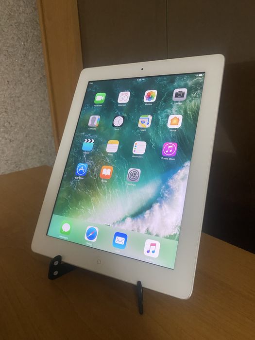 iPad 4th 16GB Wi-Fi само , запазен доста.