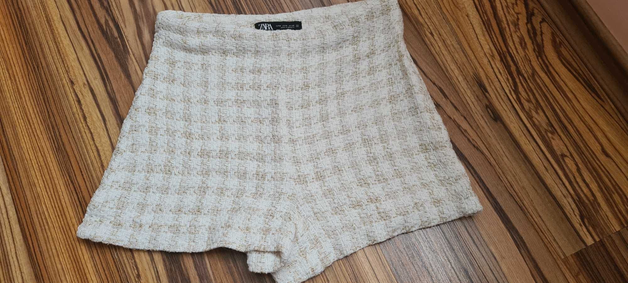 Дамски къси панталонки на Zara.