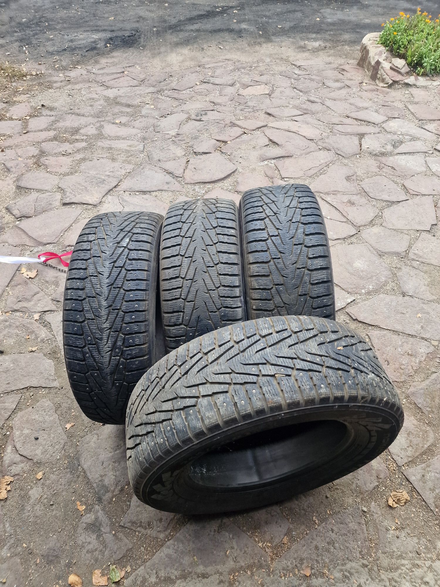 Резина Nokian 265/60/18