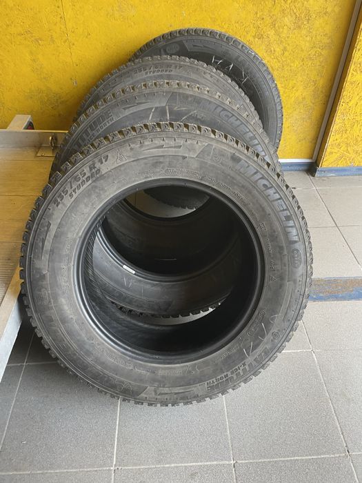 Шина  зимняя, шипованная