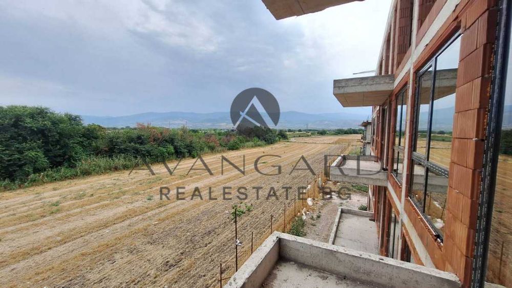 Продава се Двустаен апартамент в Пловдив, Остромила - 73 кв.м за 1146 €/кв.м - Снимка #2