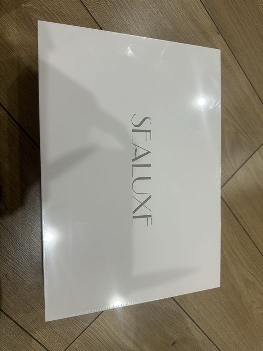 Продам набор уходовой косметики от Sealuxe от фирмы Greenleaf