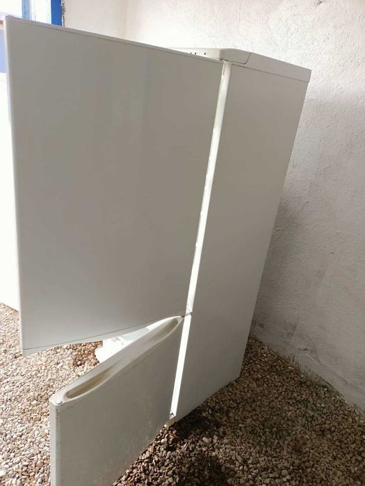 Продам современный , рабочий  холодильник