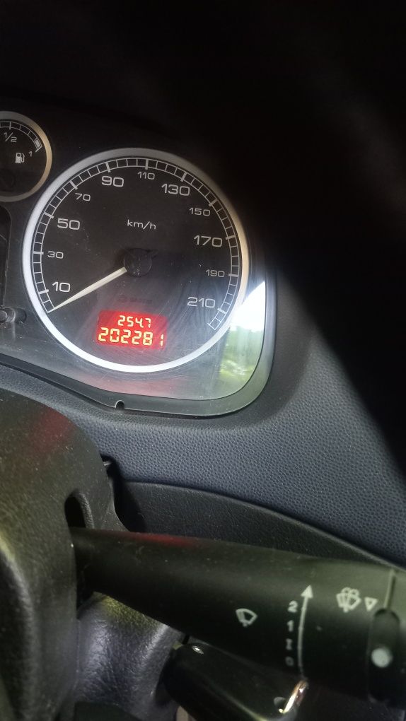 Peugeot 307 SW 2.0 107k.с