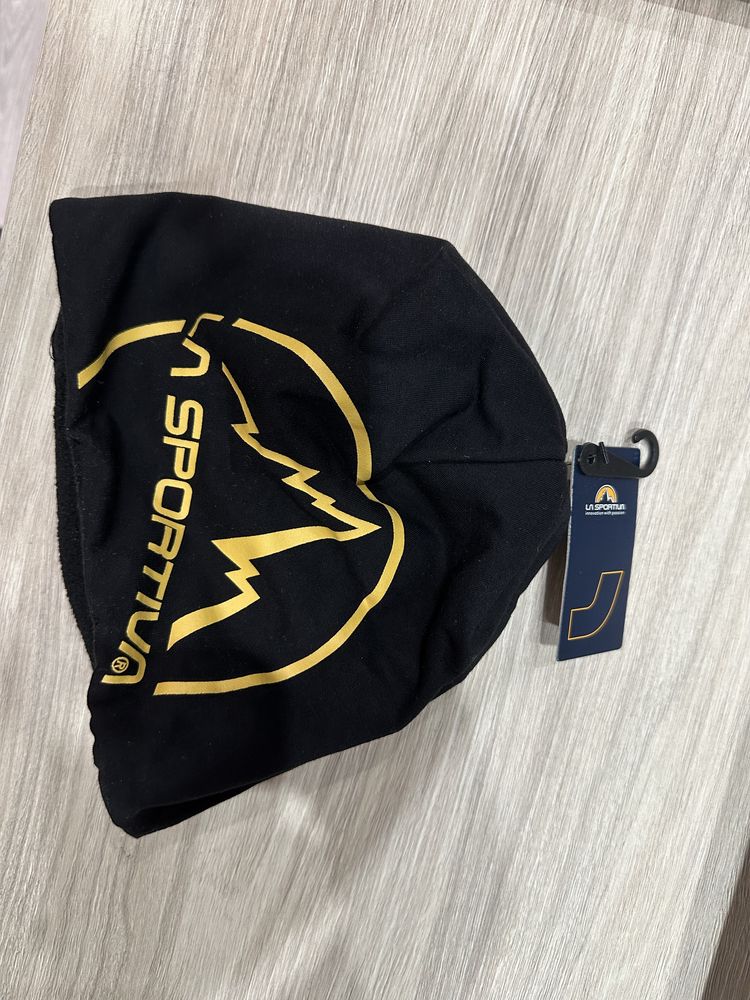 Зимна шапка La Sportiva Circle Beanie - black/yellow