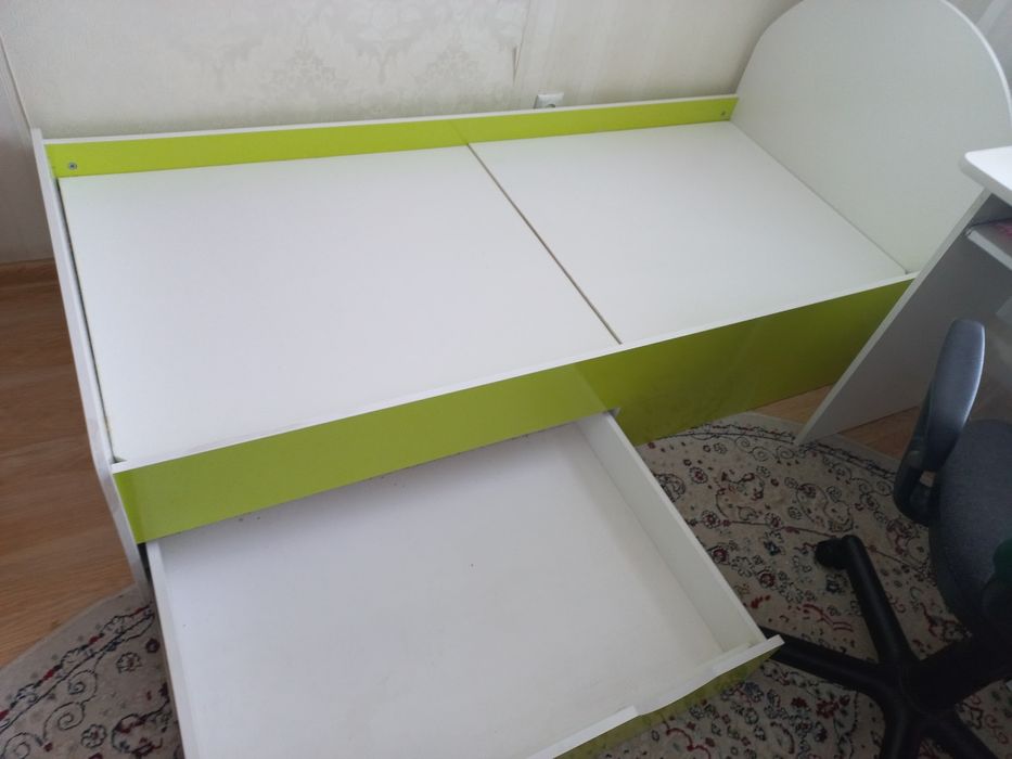 Продам две одинаковые кровати, разм 170 на 80