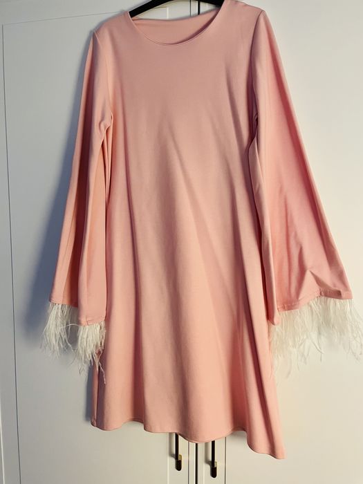 Rochie roz cu pene