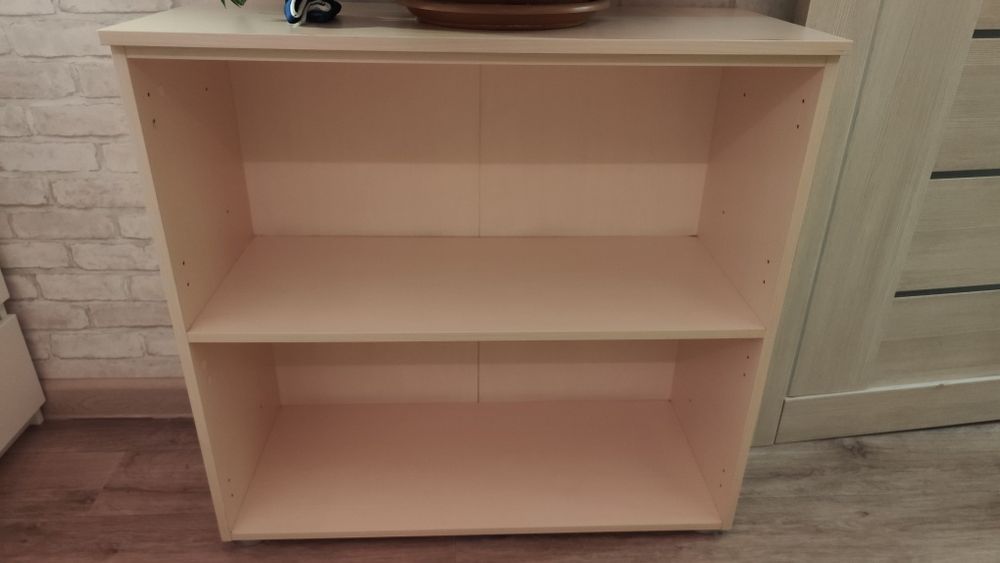 Стеллаж бежевый в детскую