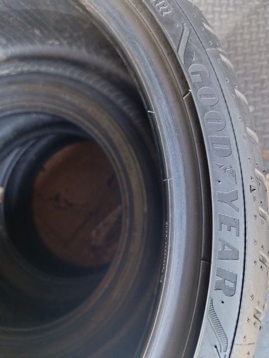 O anvelopă de vara 275 30 20 Goodyear Runflat dot 2022