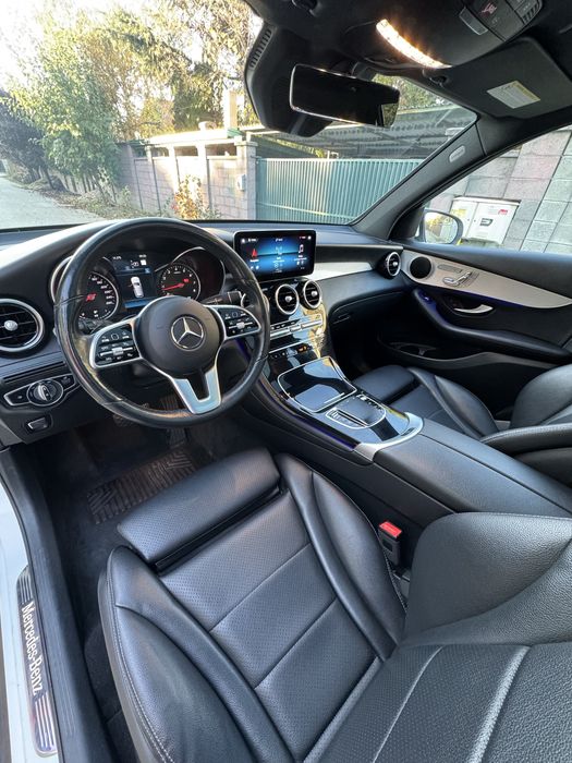 Vand Mercedes GLC300 / 4matic / 0 daune / VAMA ACHITATA / IMPECABIL