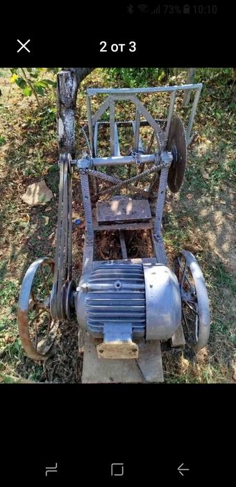 Продавам изгодно мощен циркуляр за рязане на дърва.