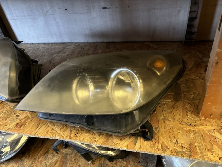 Оригинални фарове за Опел Астра Н 2004- 2008