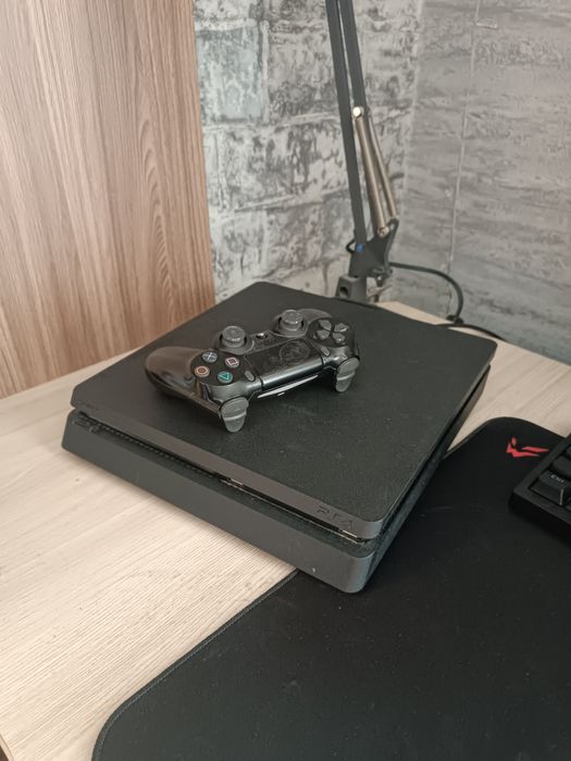 Продам ps 4 slim 1 тб