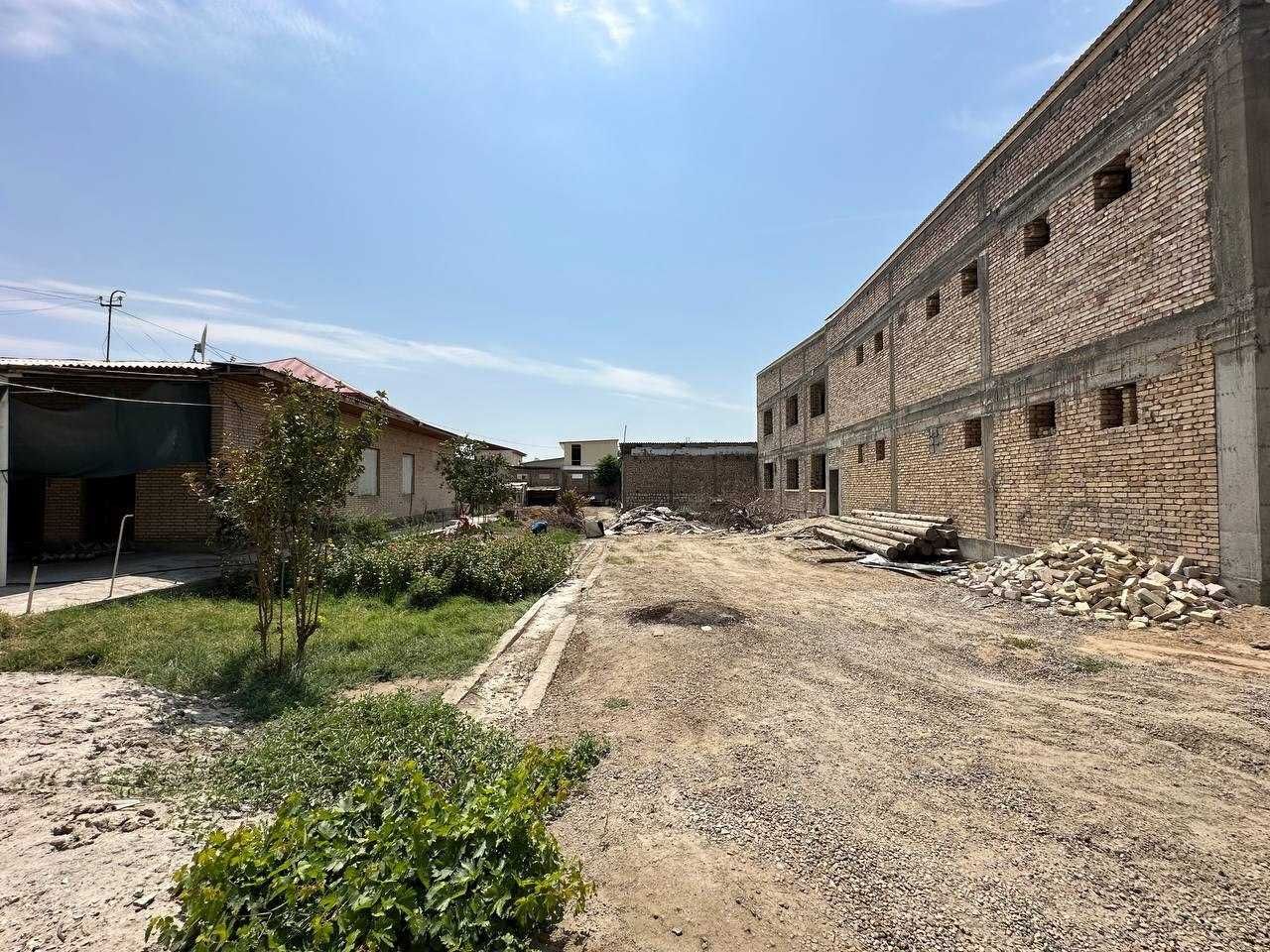 10 sotixli tayyor 2 qavatli uchastka  sotiladi.