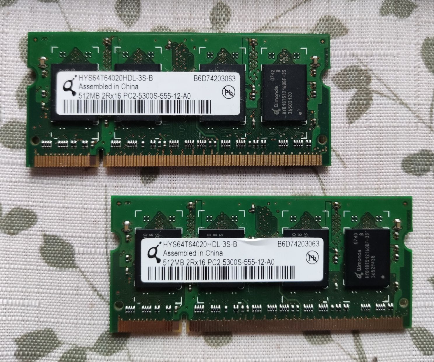Memorie RAM laptop HYS64 3S-B DDR2 2 x 512MB PC2-5300
