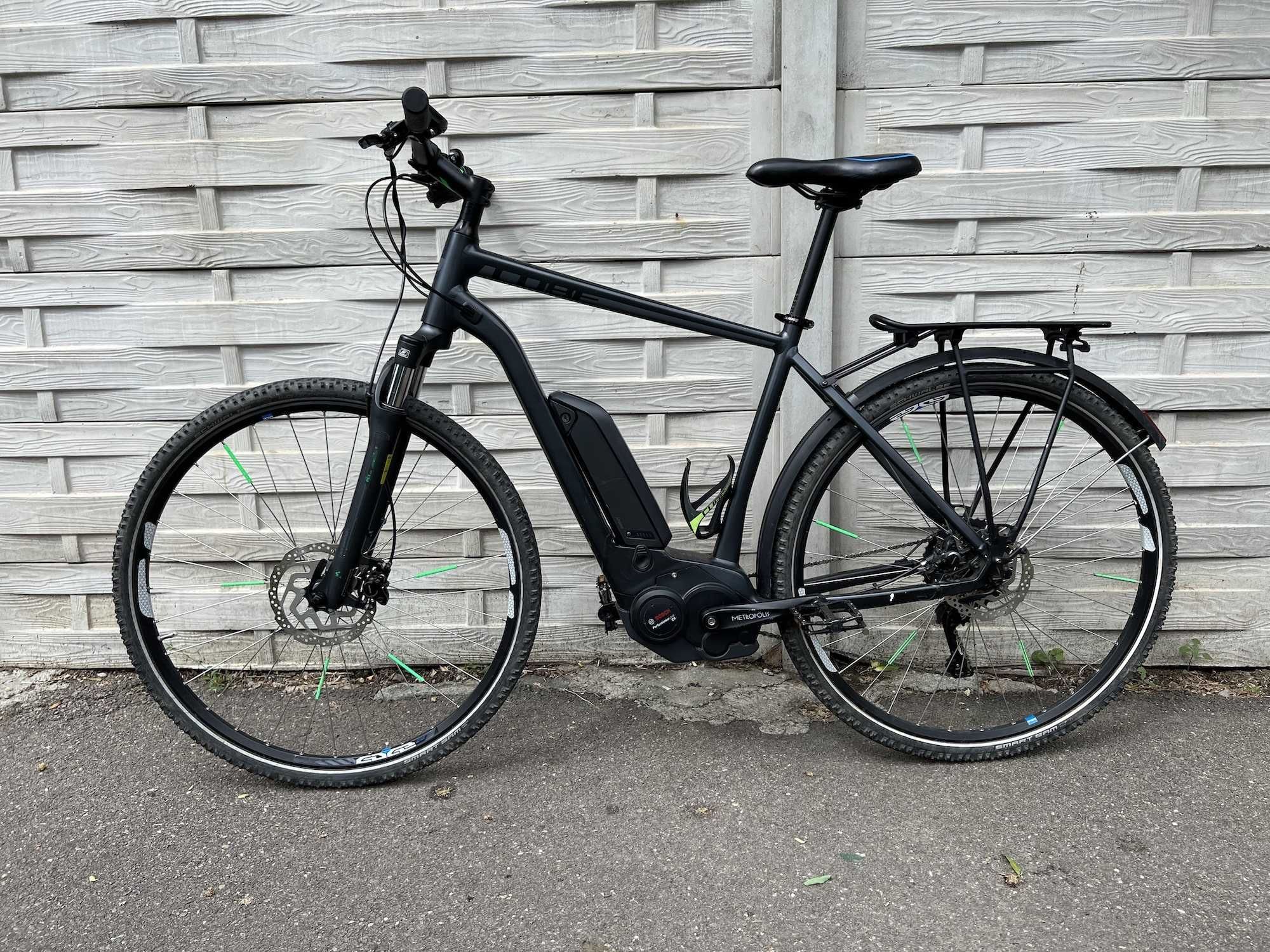 Bicicleta electrica Cube Cross Hybrid Pro 400, model 2018