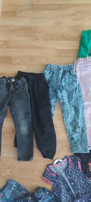 Lot haine fetite 3-4 ani