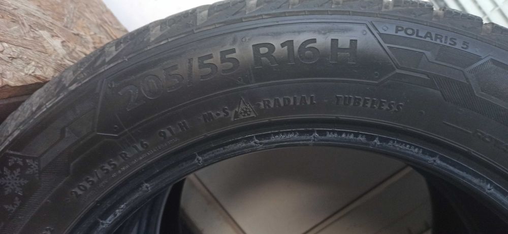 Продавам зимнa гумa  225/40/R18 цена 30лв