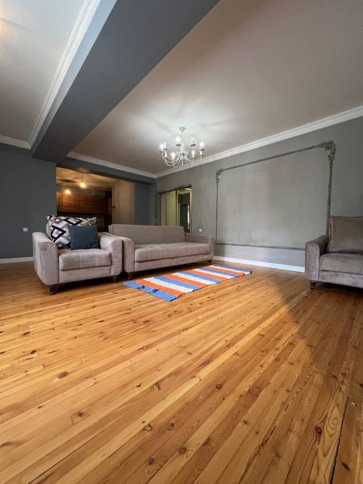 2х комнатная квартира 90кв. 2 этаж.