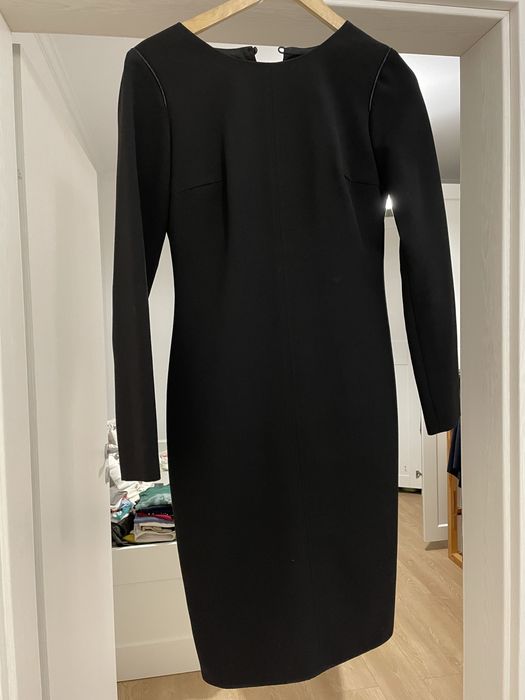 Vand rochie neagra ideala pentru birou