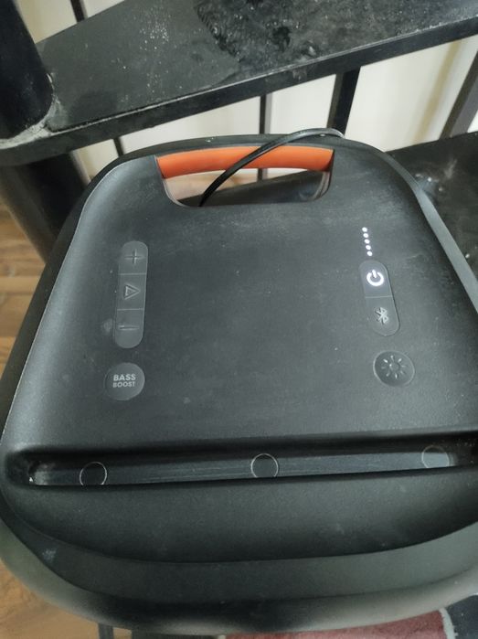 Boxa JBL Party box 100, f putin folosita